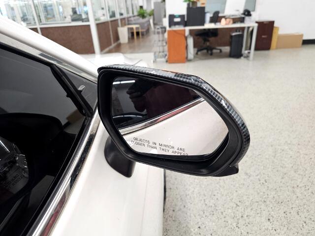 2020 Toyota Camry SE photo 27