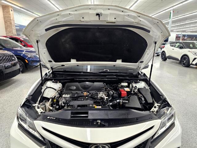 2020 Toyota Camry SE photo 28