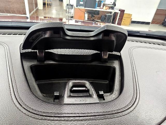 2019 Jeep Cherokee Latitude photo 16