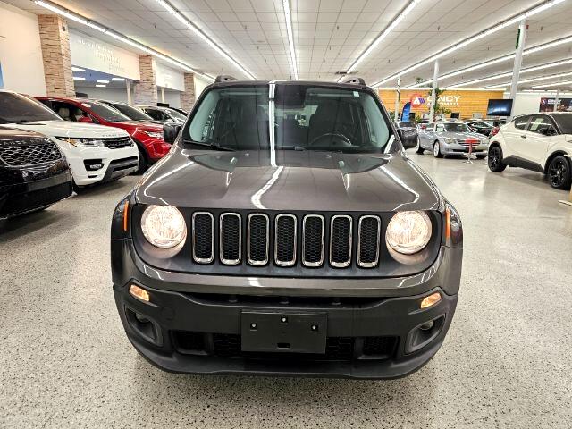 2016 Jeep Renegade Latitude photo 2
