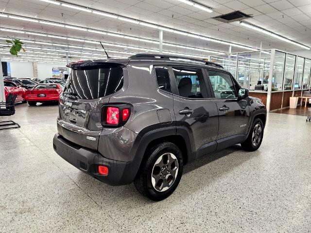 2016 Jeep Renegade Latitude photo 3