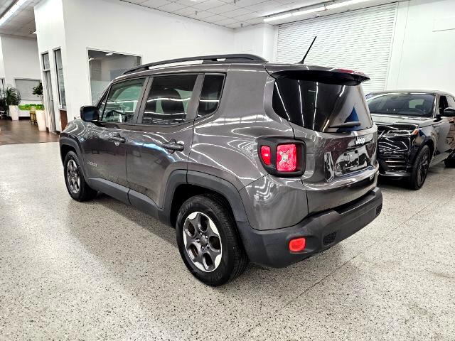 2016 Jeep Renegade Latitude photo 4