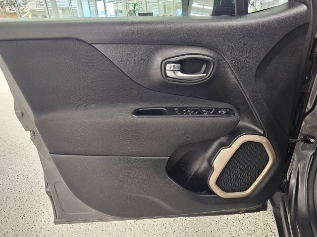 Jeep Renegade FWD 4dr Latitude 2016