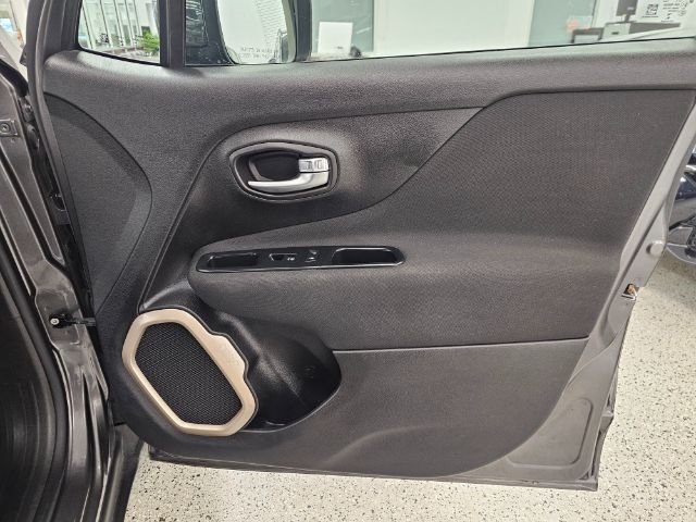 Jeep Renegade FWD 4dr Latitude 2016