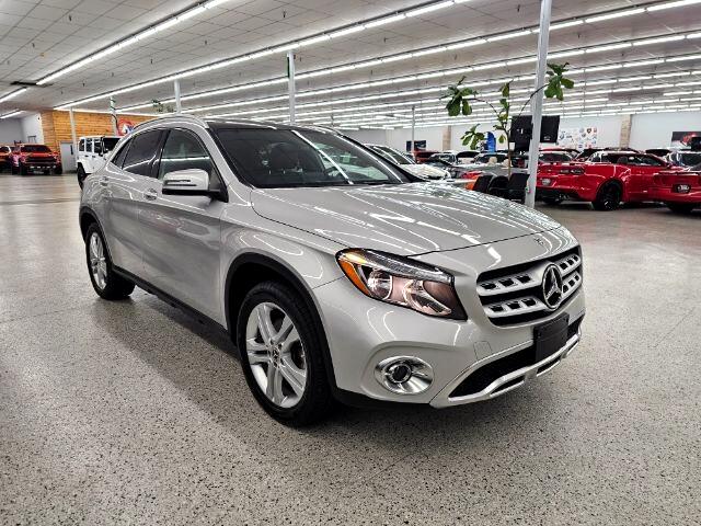 2018 Mercedes Benz GLA 250 4MATIC photo 3