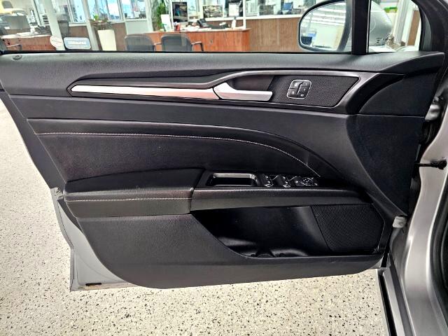 2020 Ford Fusion Titanium photo 22