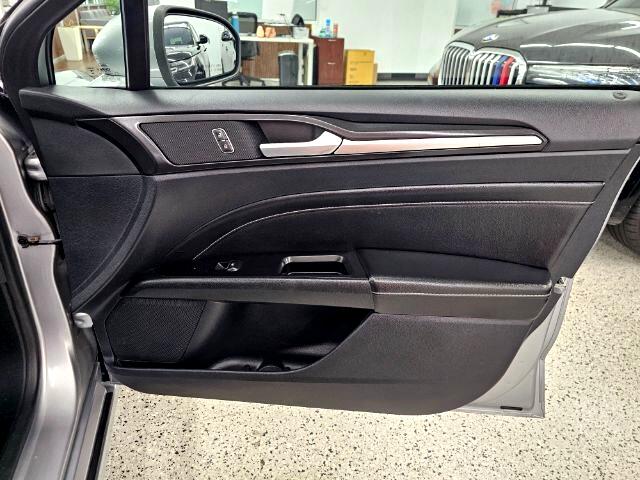 2020 Ford Fusion Titanium photo 24