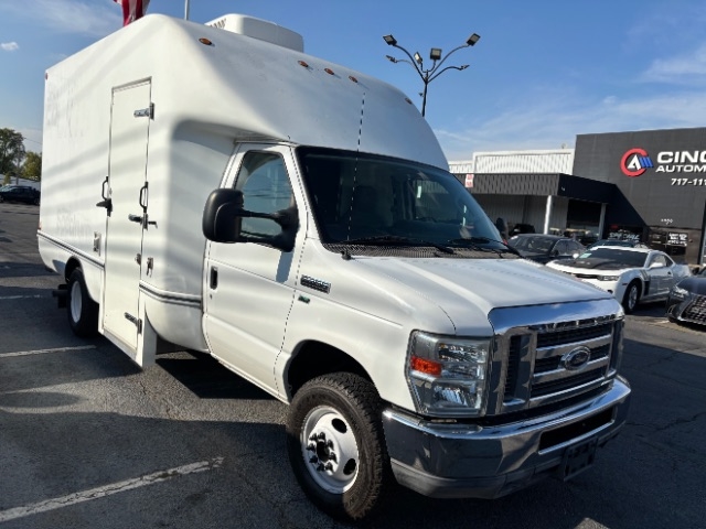 Ford Econoline Commercial Cutaway E-350 Super Duty 158" SRW 2011 Ford Econoline Commercial Cutaway E-350 Super Duty 158" SRW 2011