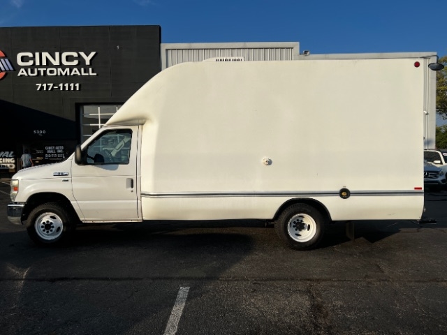Ford Econoline Commercial Cutaway E-350 Super Duty 158" SRW 2011 Ford Econoline Commercial Cutaway E-350 Super Duty 158" SRW 2011