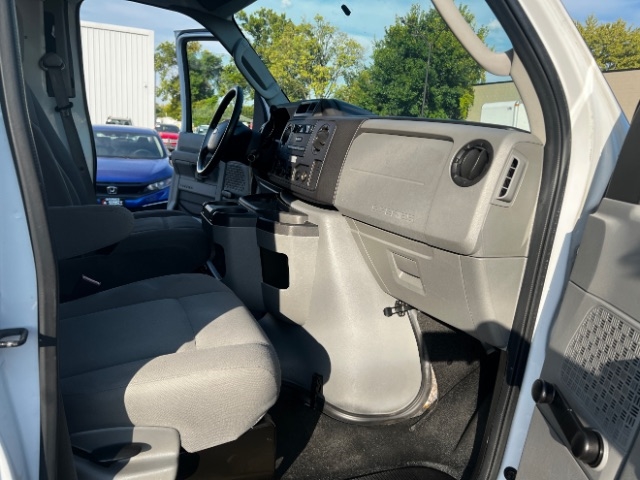 Ford Econoline Commercial Cutaway E-350 Super Duty 158" SRW 2011 Ford Econoline Commercial Cutaway E-350 Super Duty 158" SRW 2011