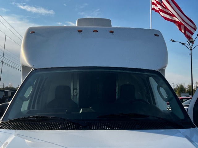 Ford Econoline Commercial Cutaway E-350 Super Duty 158" SRW 2011 Ford Econoline Commercial Cutaway E-350 Super Duty 158" SRW 2011