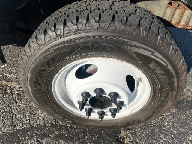 Ford Econoline Commercial Cutaway E-350 Super Duty 158" SRW 2011 Ford Econoline Commercial Cutaway E-350 Super Duty 158" SRW 2011