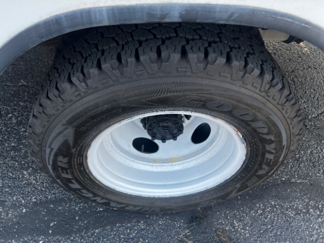 Ford Econoline Commercial Cutaway E-350 Super Duty 158" SRW 2011 Ford Econoline Commercial Cutaway E-350 Super Duty 158" SRW 2011