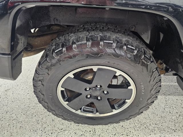 2012 Jeep Wrangler Unlimited Sahara Altitude photo 32