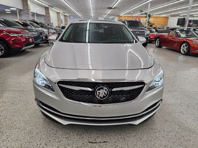 2017 Buick LaCrosse Essence photo 2
