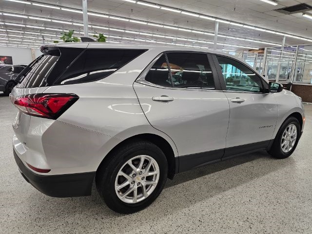 2022 Chevrolet Equinox LT photo 4