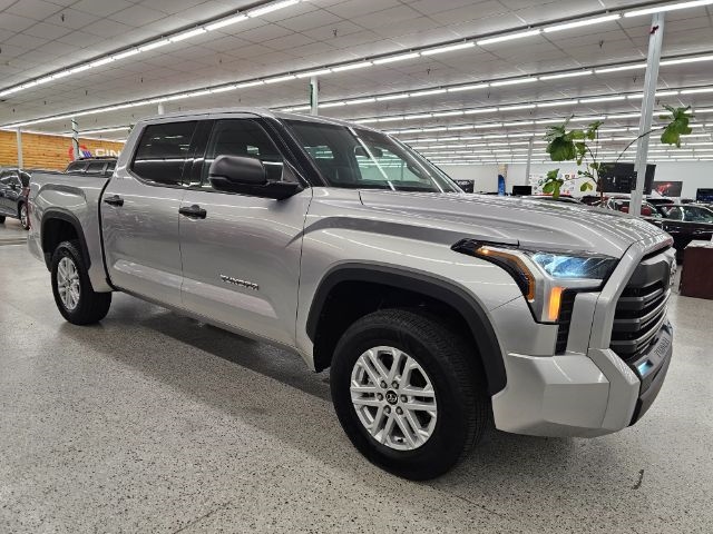 2023 Toyota Tundra SR5 CrewMax photo 3