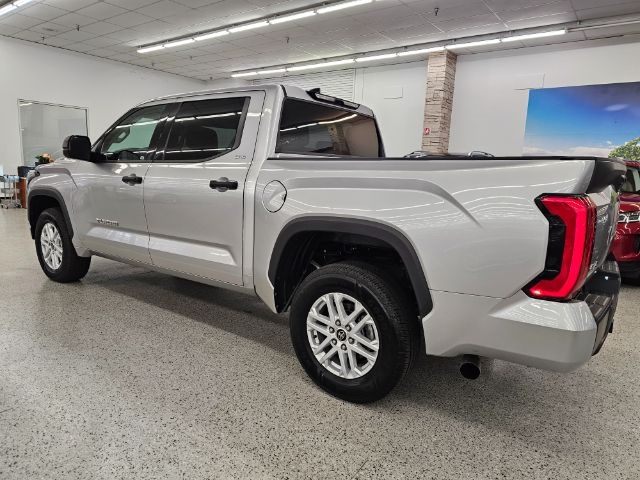 2023 Toyota Tundra SR5 CrewMax photo 6