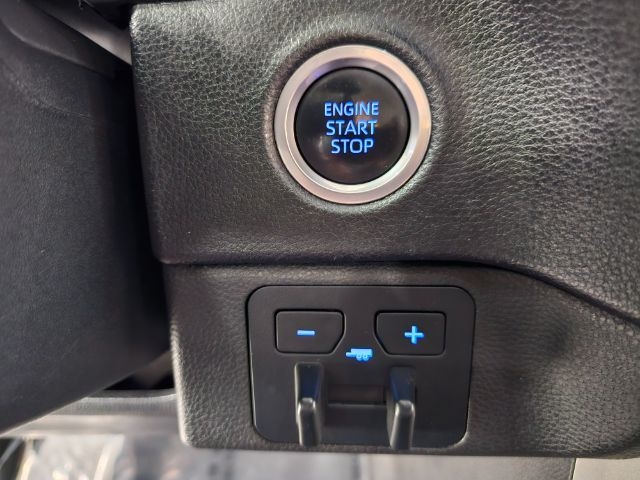 2023 Toyota Tundra SR5 CrewMax photo 15