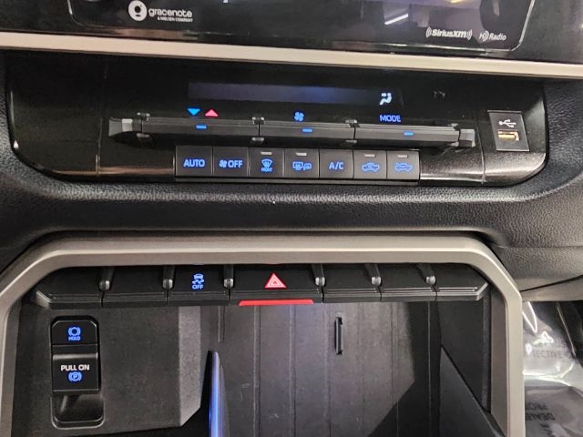 2023 Toyota Tundra SR5 CrewMax photo 17
