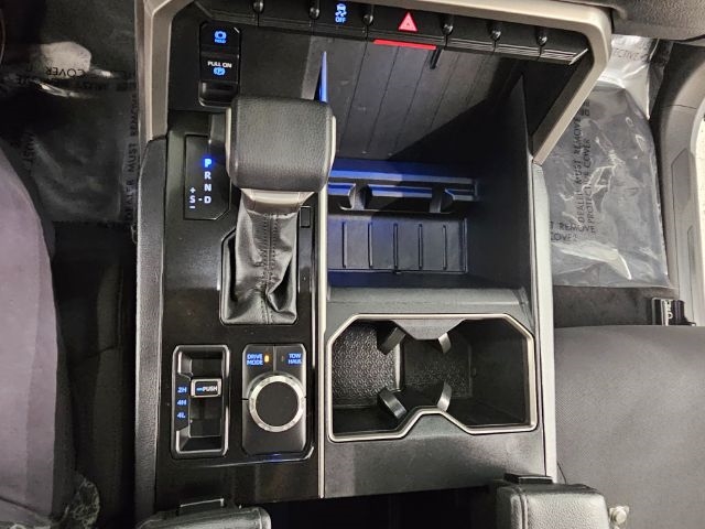 2023 Toyota Tundra SR5 CrewMax photo 18