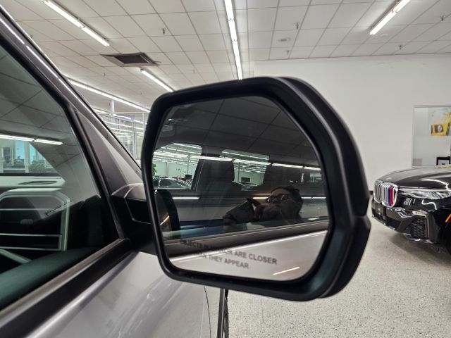 2023 Toyota Tundra SR5 CrewMax photo 33