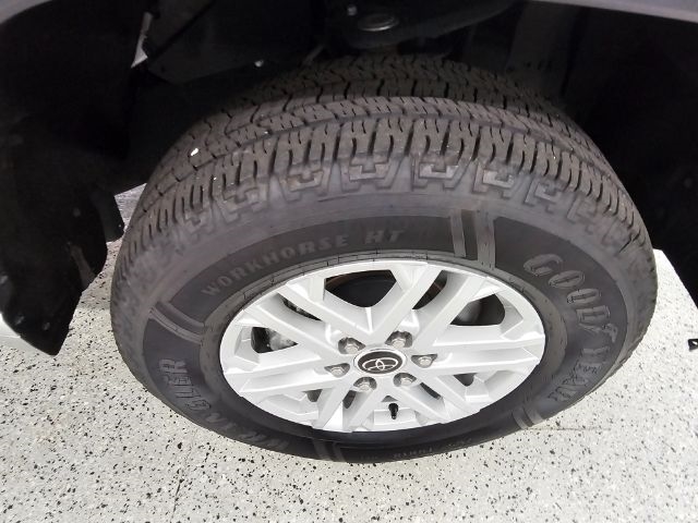 2023 Toyota Tundra SR5 CrewMax photo 44