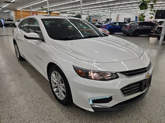 2018 Chevrolet Malibu 1LT photo 3