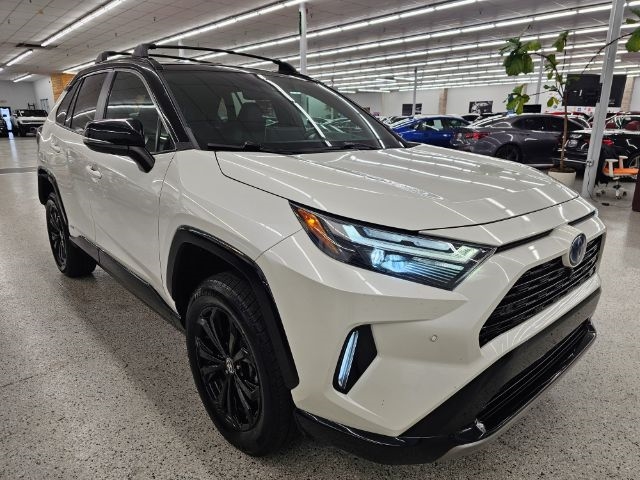 2022 Toyota RAV4 Hybrid XSE photo 3