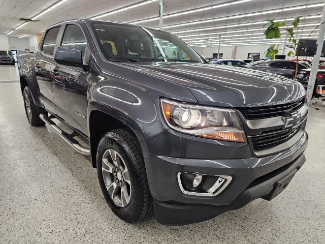 2017 Chevrolet Colorado Z71 photo 2