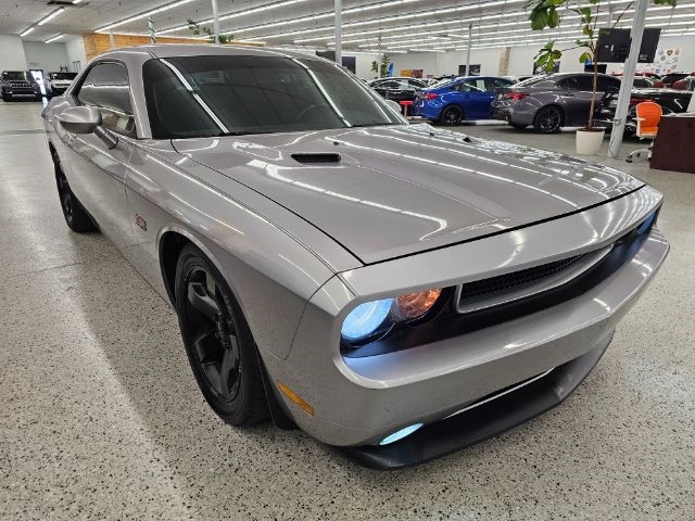 2014 Dodge Challenger R/T photo 3