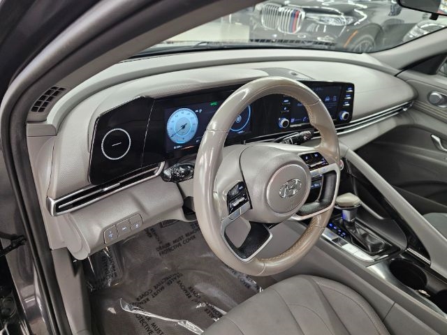 2022 Hyundai Elantra SEL photo 7