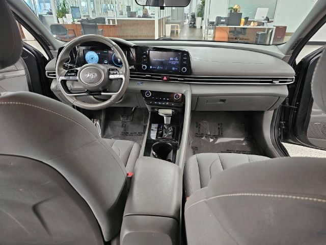 2022 Hyundai Elantra SEL photo 9