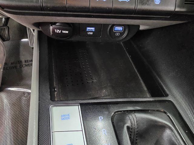 2022 Hyundai Elantra SEL photo 16