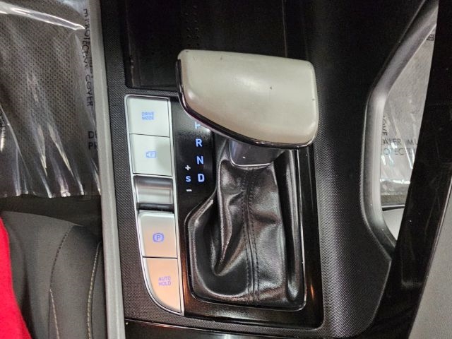 2022 Hyundai Elantra SEL photo 17