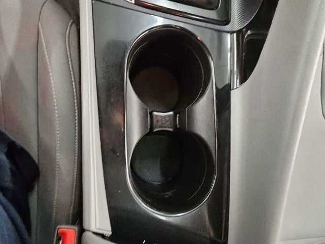 2022 Hyundai Elantra SEL photo 18