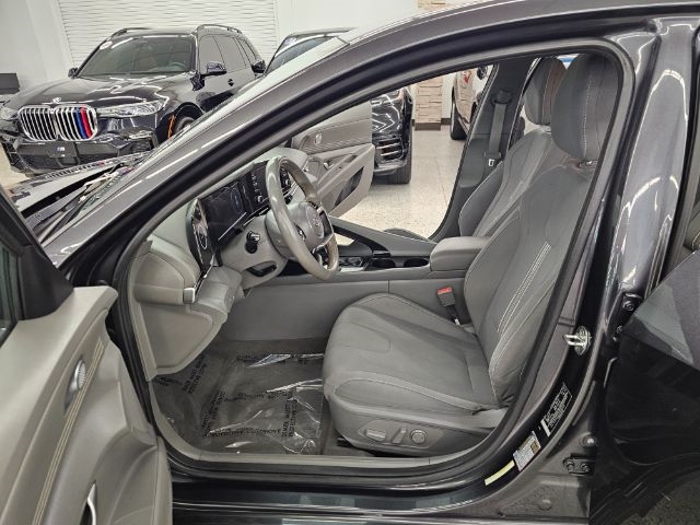 2022 Hyundai Elantra SEL photo 24