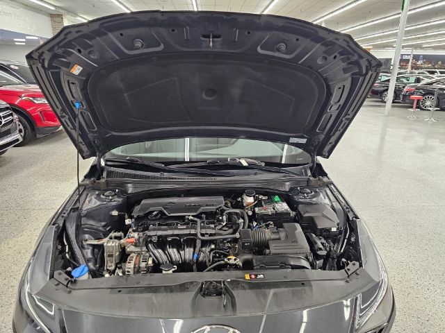 2022 Hyundai Elantra SEL photo 32