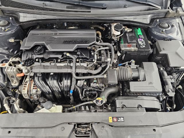 2022 Hyundai Elantra SEL photo 33