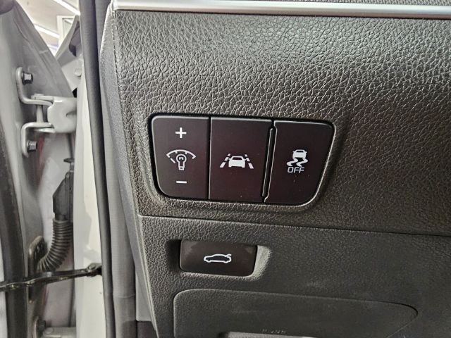 2021 Kia K5 GT-Line photo 14