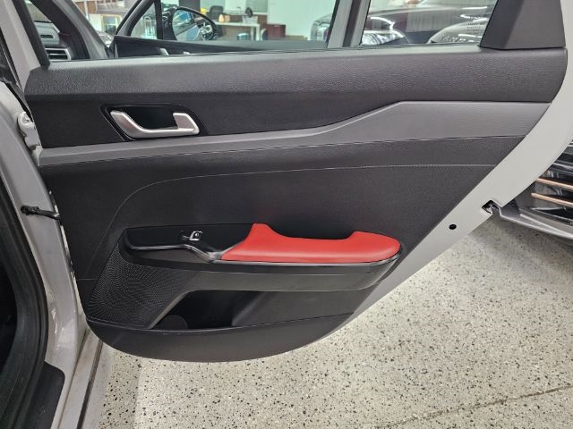 2021 Kia K5 GT-Line photo 24