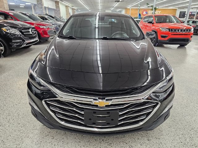 2022 Chevrolet Malibu 1LT photo 2