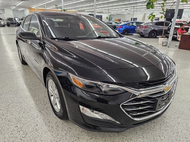 2022 Chevrolet Malibu 1LT photo 3
