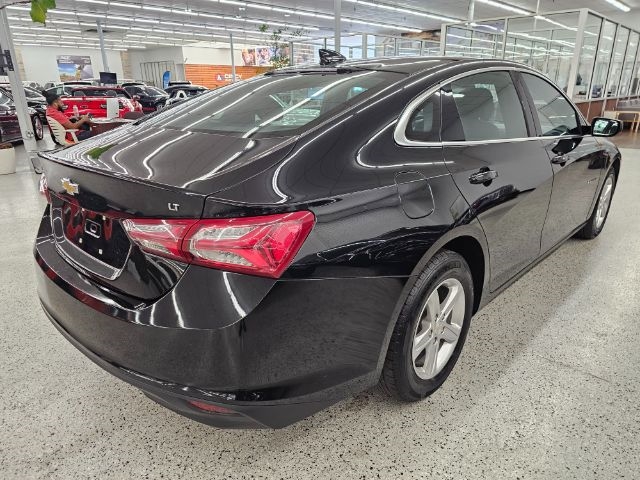 2022 Chevrolet Malibu 1LT photo 4