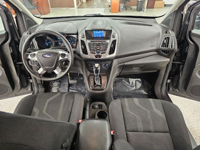 2016 Ford Transit XLT photo 9