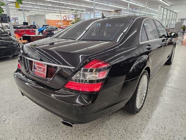 Mercedes-Benz S-Class 4dr Sdn 5.5L V12 RWD 2007