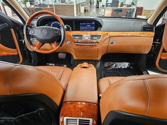 Mercedes-Benz S-Class 4dr Sdn 5.5L V12 RWD 2007