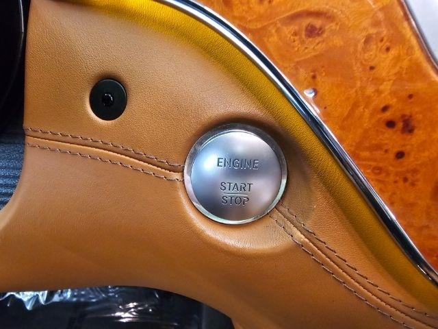 Mercedes-Benz S-Class 4dr Sdn 5.5L V12 RWD 2007