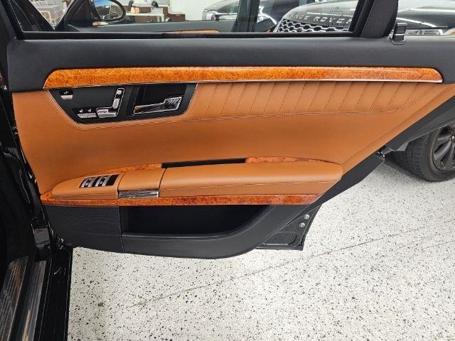 Mercedes-Benz S-Class 4dr Sdn 5.5L V12 RWD 2007