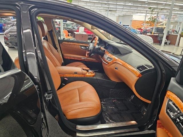Mercedes-Benz S-Class 4dr Sdn 5.5L V12 RWD 2007